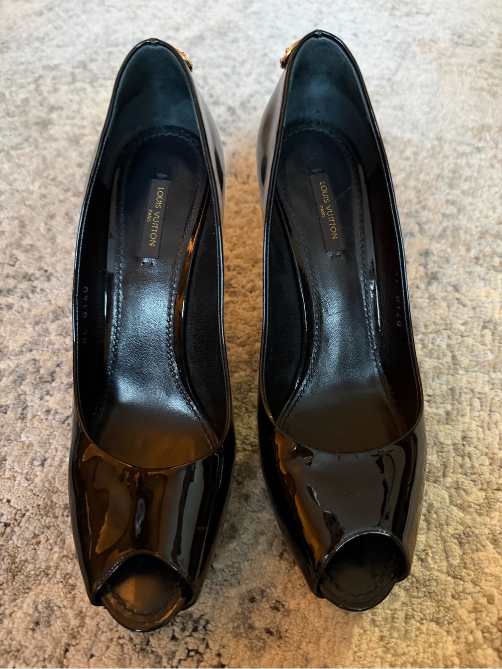๐ฏ Authentic Louis Vuitton Black Patent Peep-Toe Pumps with Gold Accent